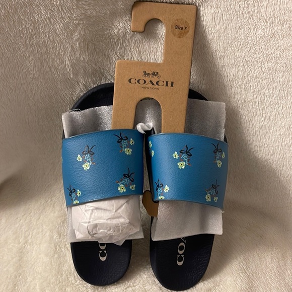 NWT Coach slip-on slides - Picture 5 of 8